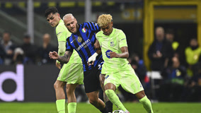 杜兰特关键中投命中，全场欢呼（杜兰特关键时刻中投命中，引爆全场）