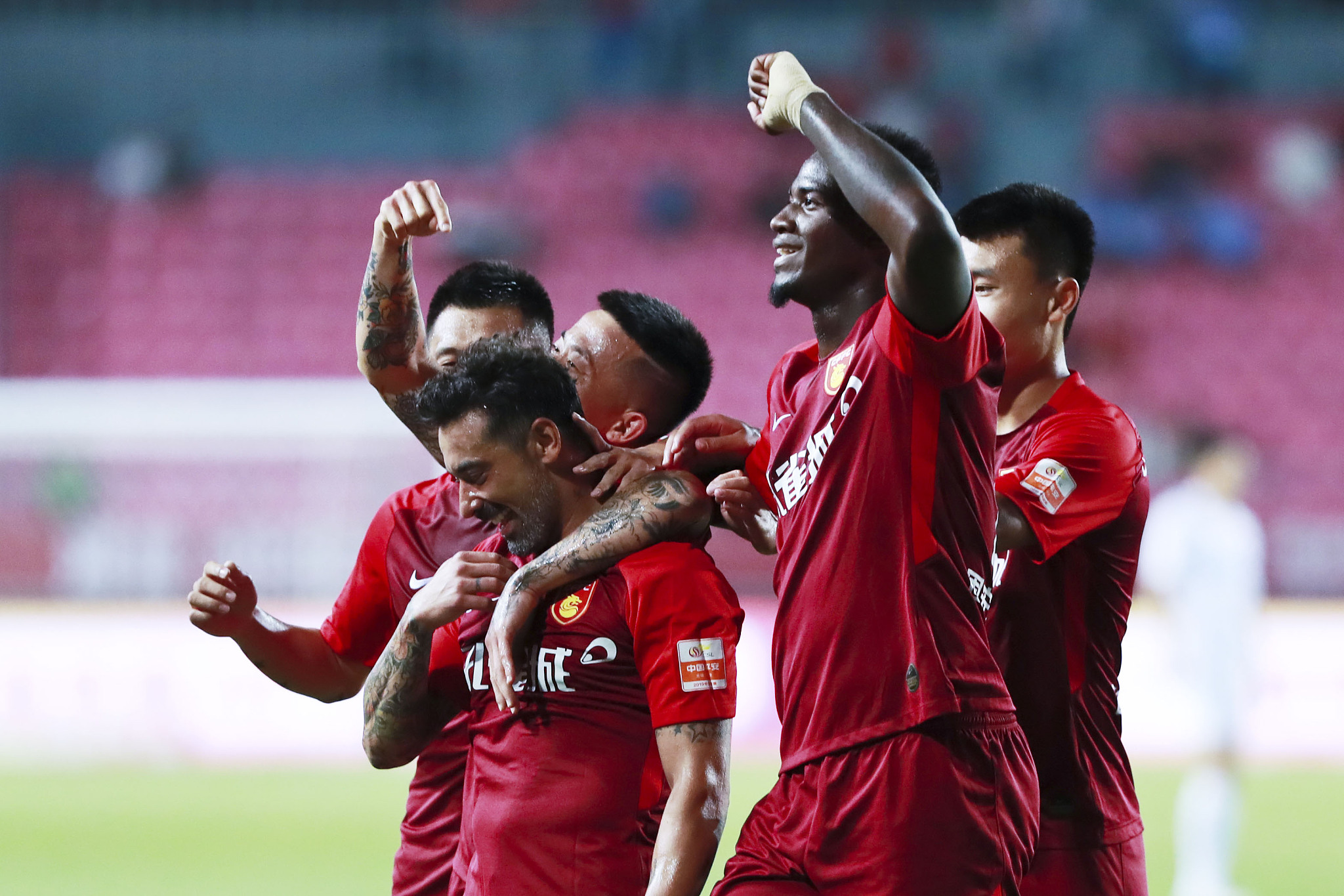 澳超战报：纳布特绝杀球被吹，中央海岸水手0-0墨尔本城（澳超赛况：纳布特绝杀被判无效，中央海岸水手0-0战平墨尔本城）