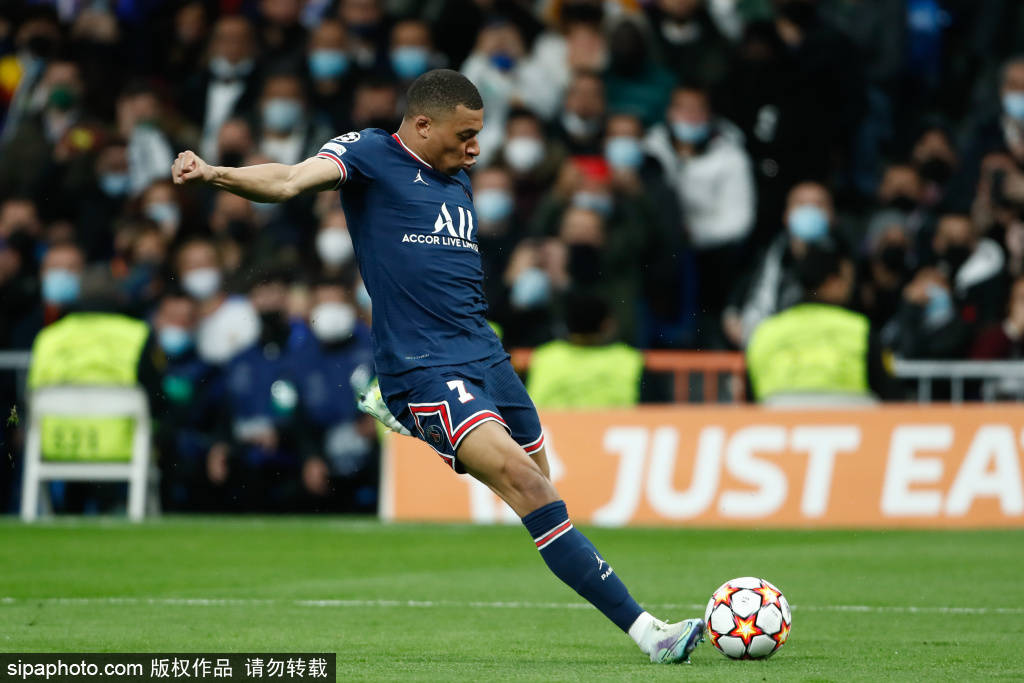 官方：福冈黄蜂主帅金明辉续约，带队征战26／27赛季（福冈黄蜂官宣主帅金明辉续约，将率队出战26／27赛季）