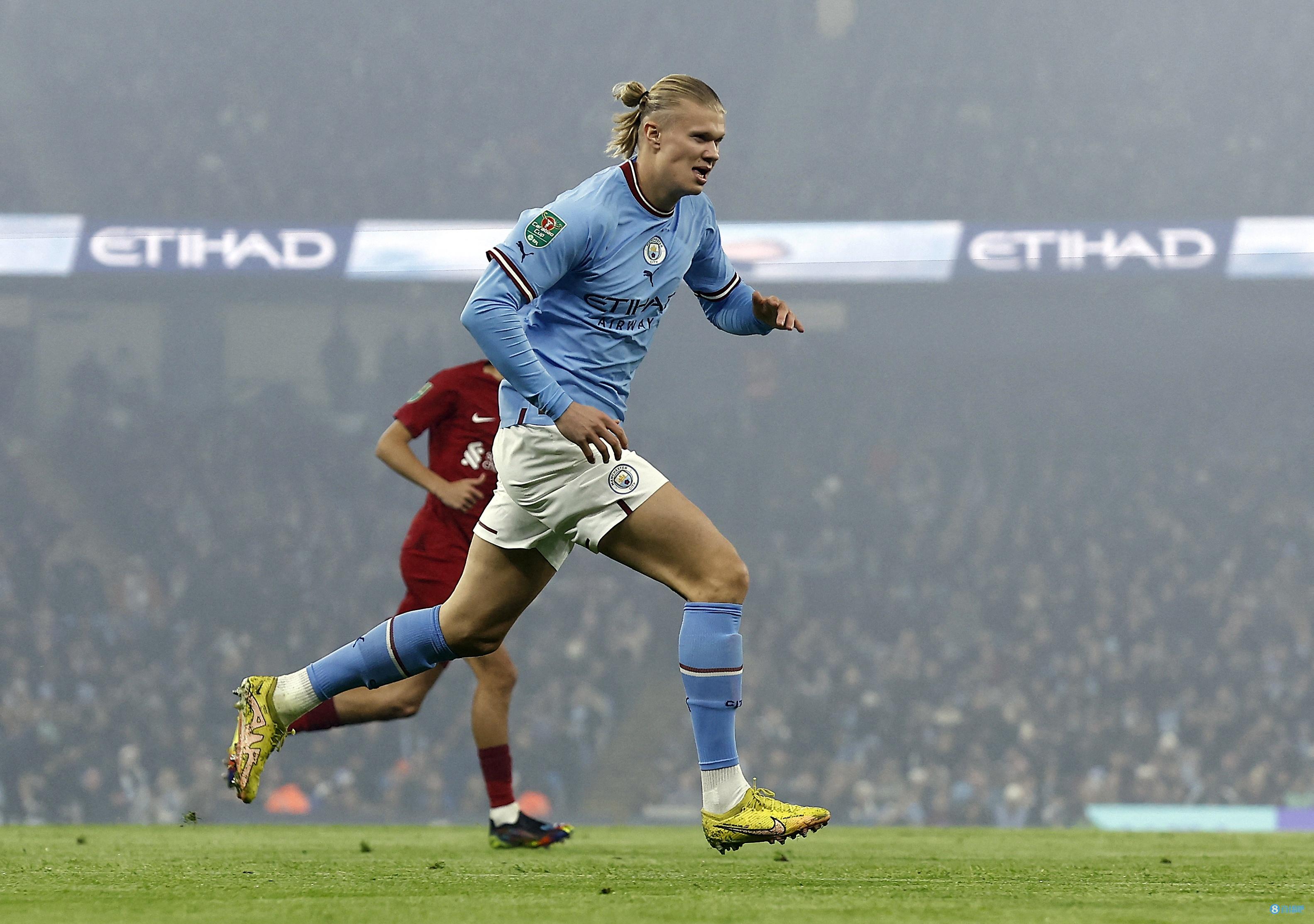 马丁内斯称赞B费：他是助攻之王，曼联在他上场时截然不同（马丁内斯力挺B费：他是助攻王，有他曼联判若两队）