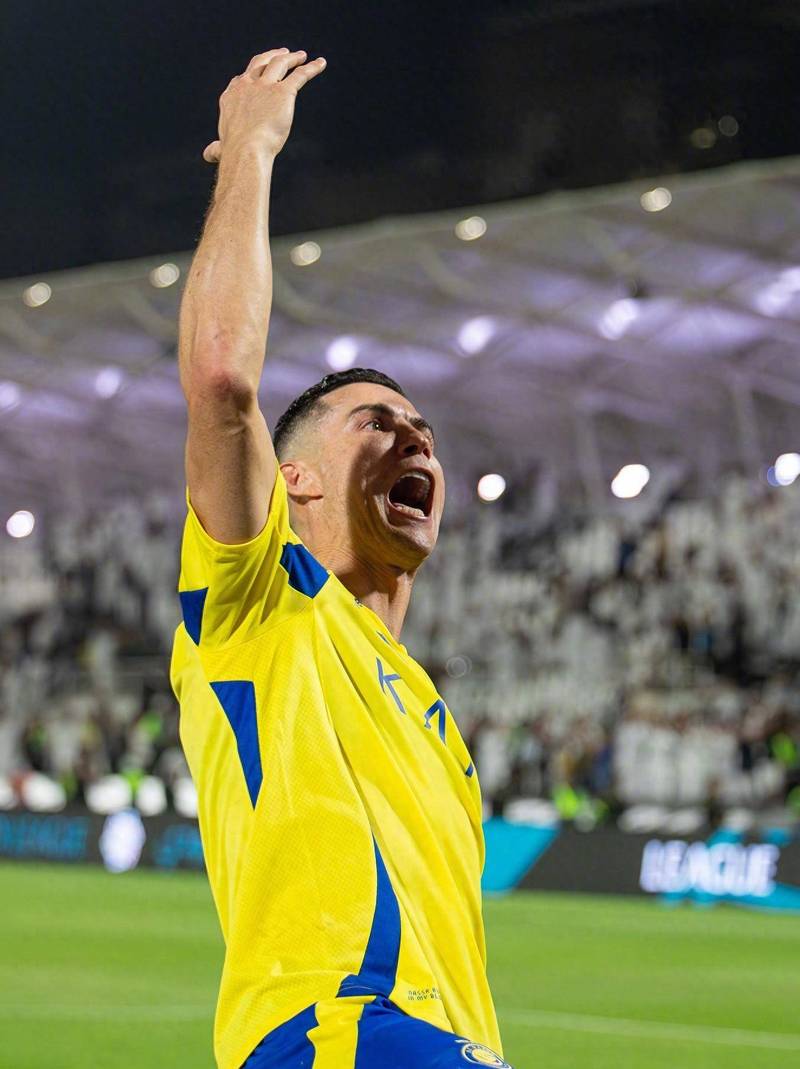 国足备战强度升级，全队深夜加练（国足备战强度加码，全员深夜加练）