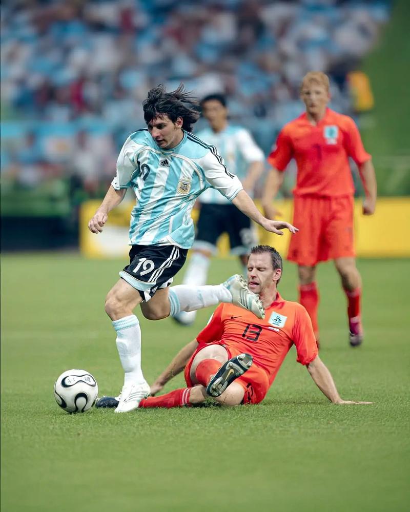 范晓冬：贺一然玷污了亚泰17号，亚泰老领导曾说降级哪也别去（范晓冬谈贺一然与亚泰17号：老领导曾言降级也别走）