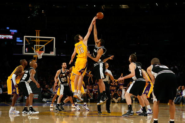 惠州小外援杰师傅现象级表现，能否叩开男篮大门？（惠州小外援杰师傅状态爆棚，能否敲开中国男篮之门？）